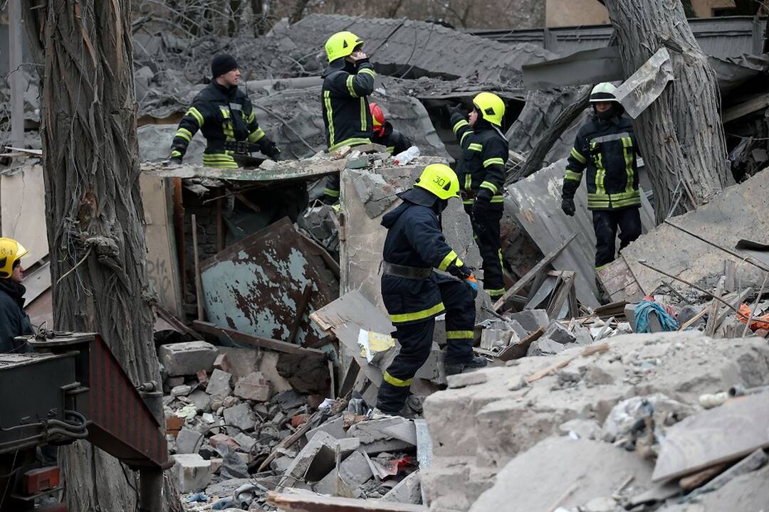 NATO paragino Rusiją laikytis branduolinių ginklų kontrolės sutarties