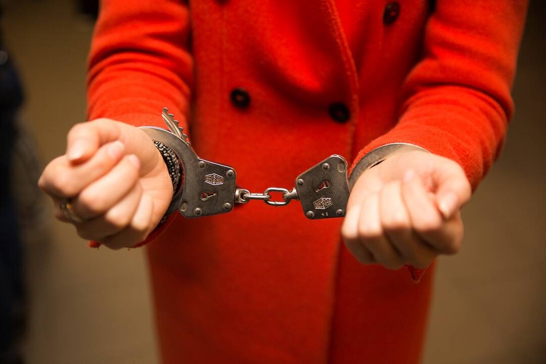 Advokatas pataria: kaip elgtis, jei policija atvyksta sulaikyti?