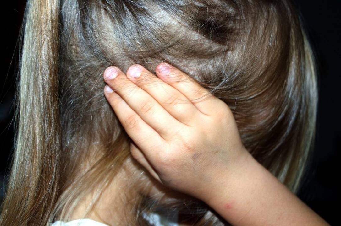 Namo laiptinėje paauglės sumušė mergaitę: nukentėjusioji buvo ieškoma