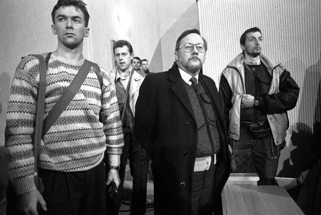 Kitaip: V.Landsbergis patartų Prezidentui ir premjerei bendrauti kitaip – dažniau ir sutariant dėl darbų: „Dabar kartais ir jų nebendravimas, ir reagavimas į vienas kito poziciją dėl darbų nėra pats geriausias variantas.“