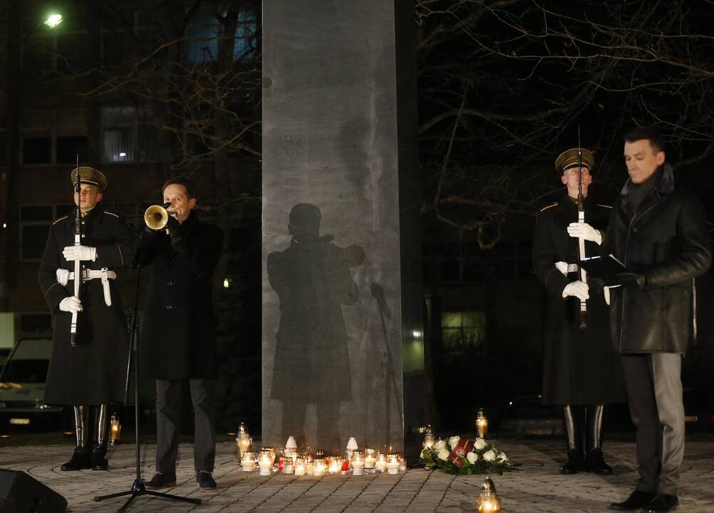 Vilniuje suliepsnojo atminimo laužai