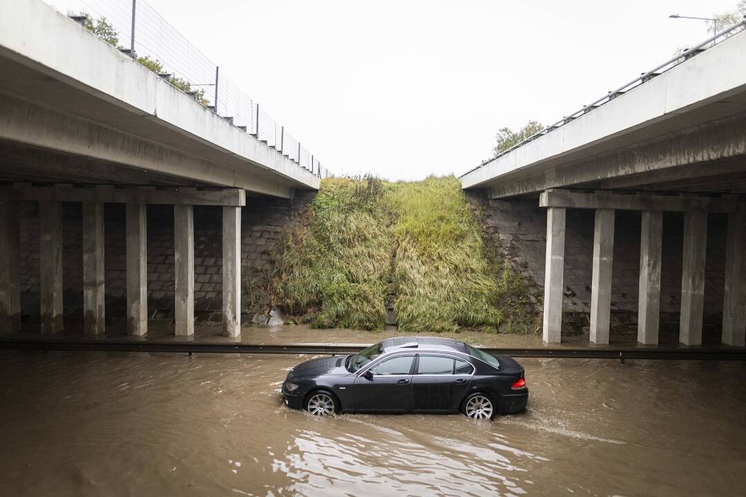 Potvyniai sugadino namus, paskendo automobilis: ar galima tikėtis kompensacijos? 