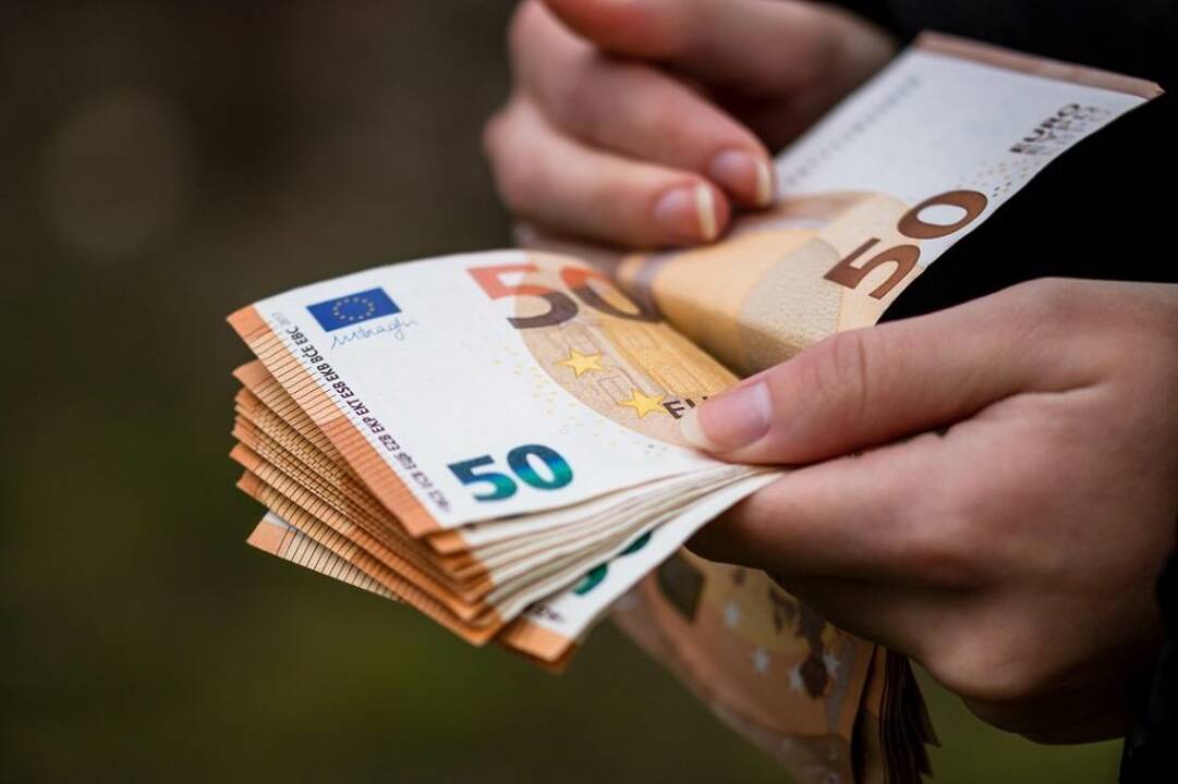Seimas įpareigojo bankus skolinti ir fiksuotomis palūkanomis