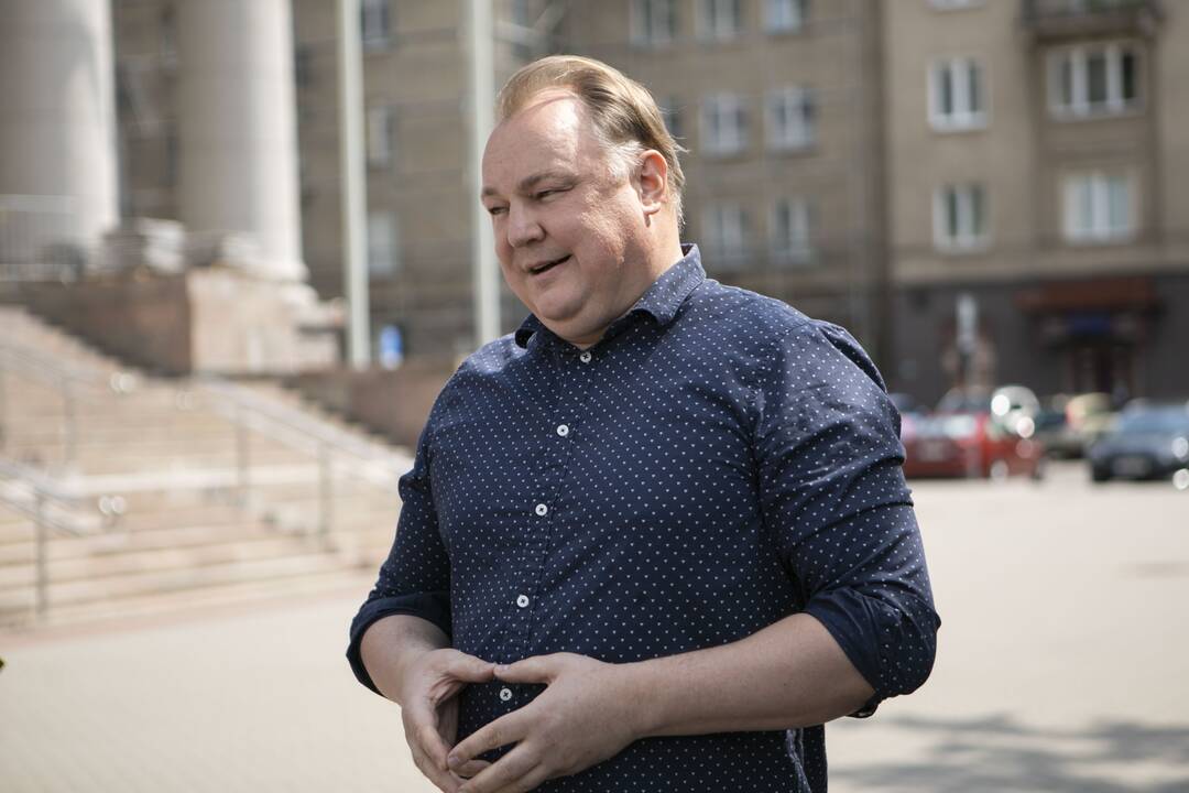 R. Šimaitis degino LGBT knygas