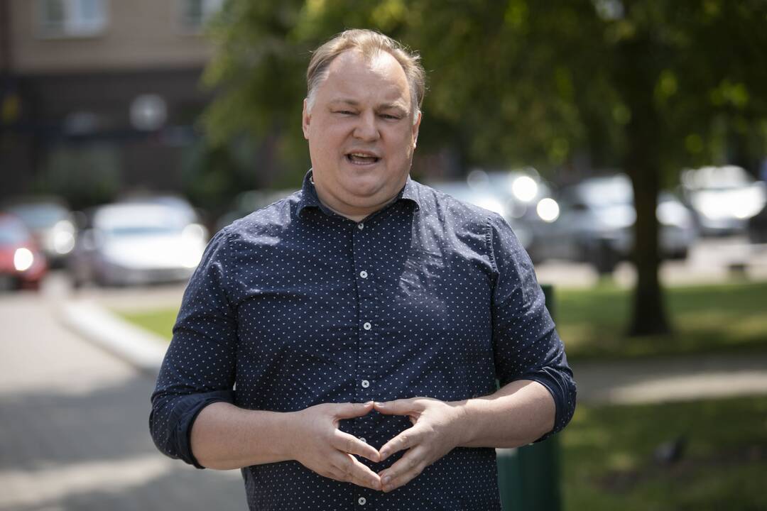 R. Šimaitis degino LGBT knygas