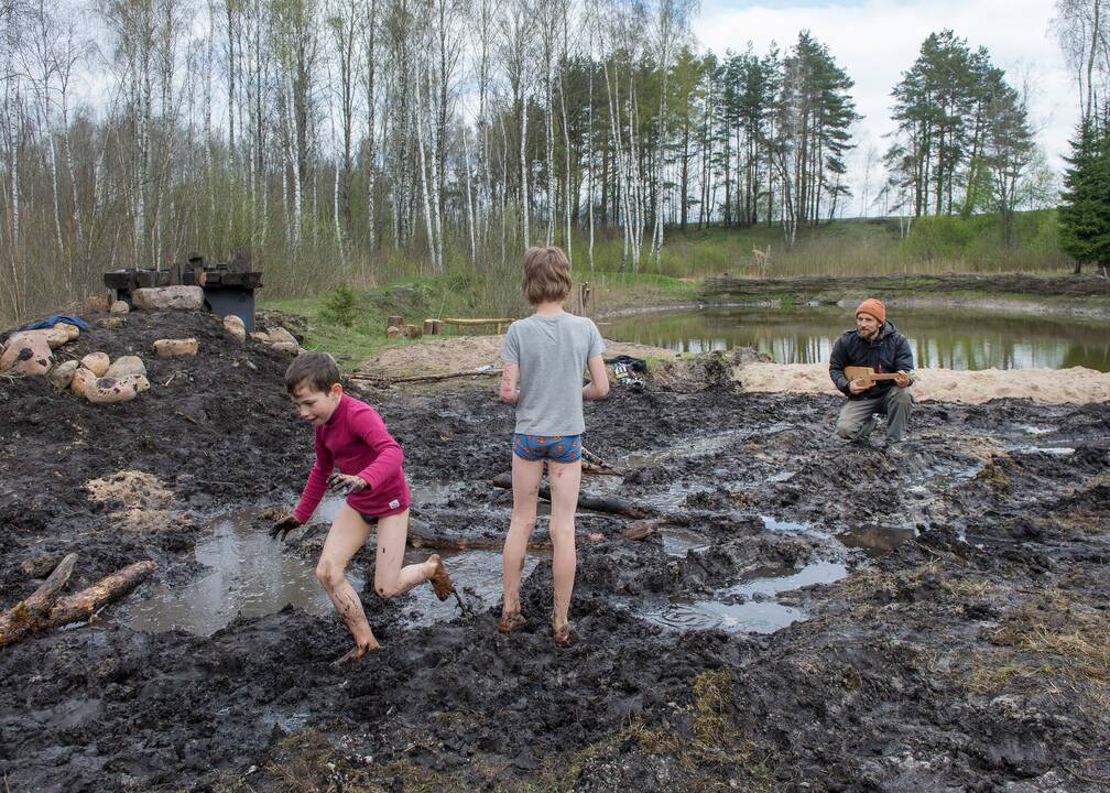 Nuomonė: mokyklą vaikams statantis O.Kovrikovas įsitikinęs, kad mokykla turi būti gamtoje. Juk iš gamtos galima išmokti visko, ką žmogui reikia žinoti.