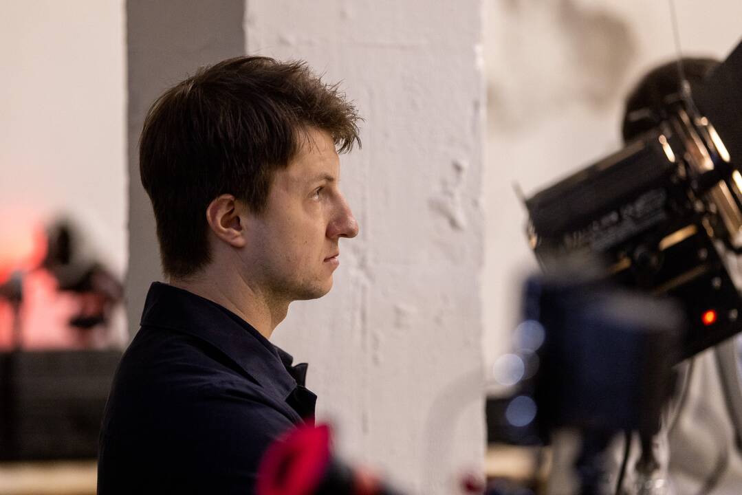   Privalumai: naujausia „Cinewave“ kino įranga galima nufilmuoti tiek reklaminę produkciją, tiek filmą.	