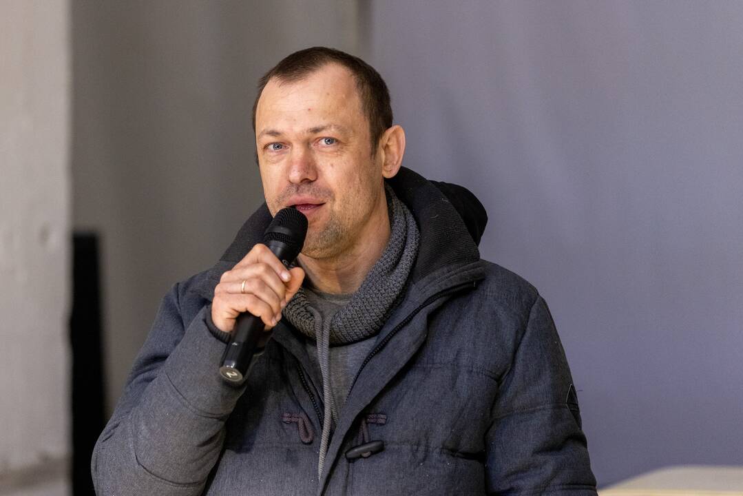   Privalumai: naujausia „Cinewave“ kino įranga galima nufilmuoti tiek reklaminę produkciją, tiek filmą.	