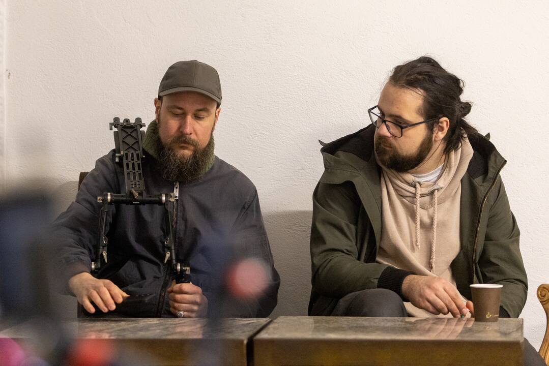   Privalumai: naujausia „Cinewave“ kino įranga galima nufilmuoti tiek reklaminę produkciją, tiek filmą.	