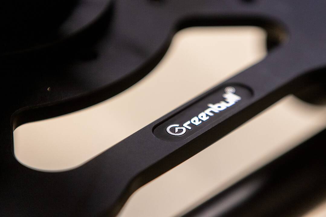   Privalumai: naujausia „Cinewave“ kino įranga galima nufilmuoti tiek reklaminę produkciją, tiek filmą.	
