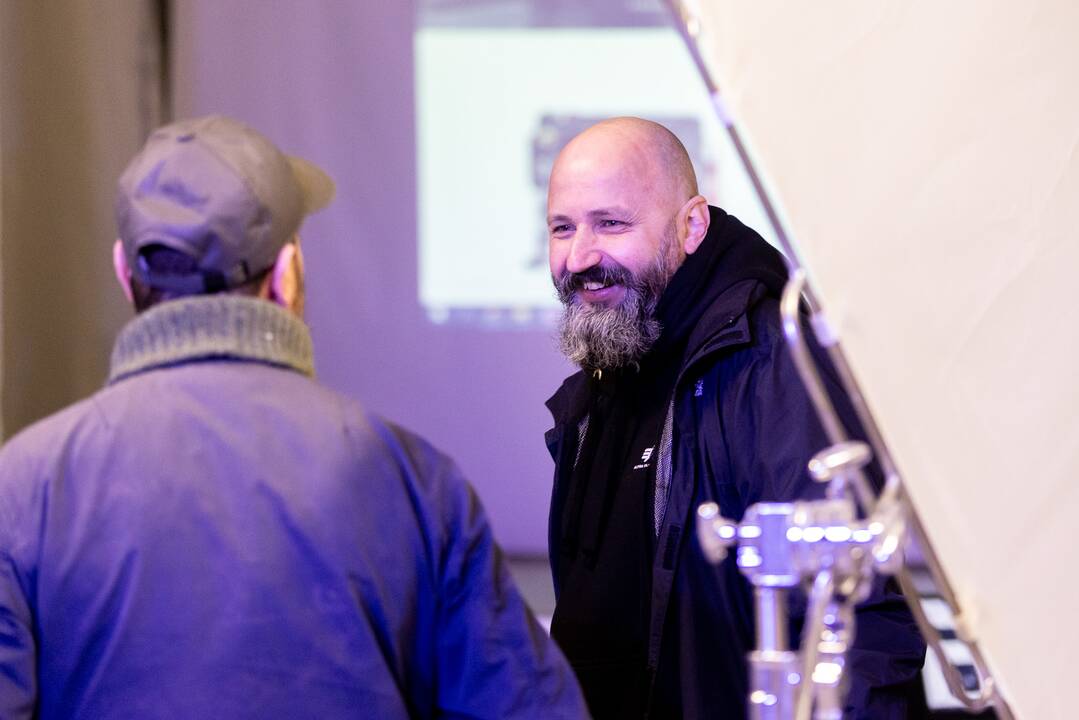   Privalumai: naujausia „Cinewave“ kino įranga galima nufilmuoti tiek reklaminę produkciją, tiek filmą.	