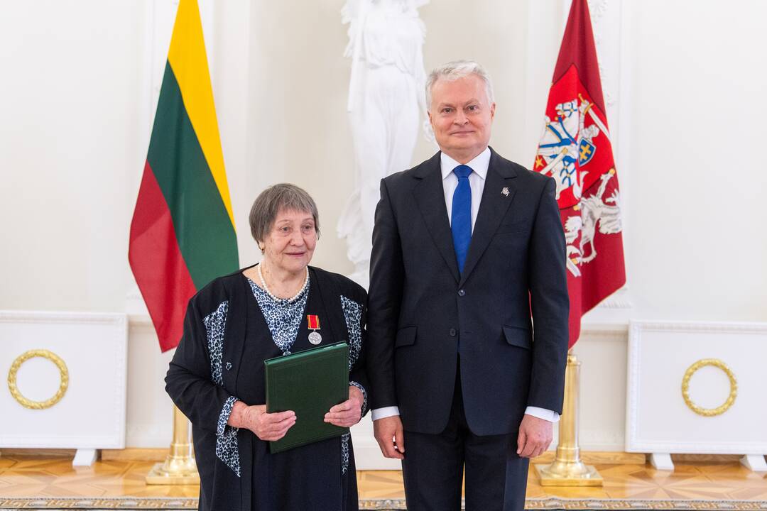 Motinos dienos proga Nausėda apdovanojo 52 mamas ir globėjas
