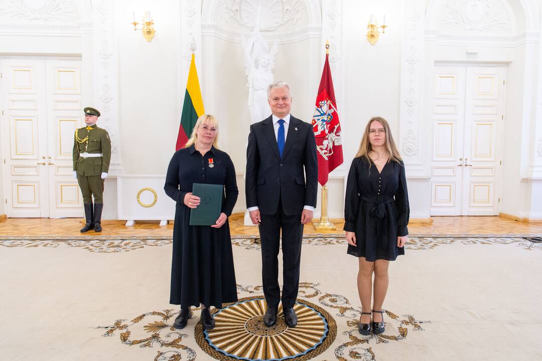 Motinos dienos proga Nausėda apdovanojo 52 mamas ir globėjas