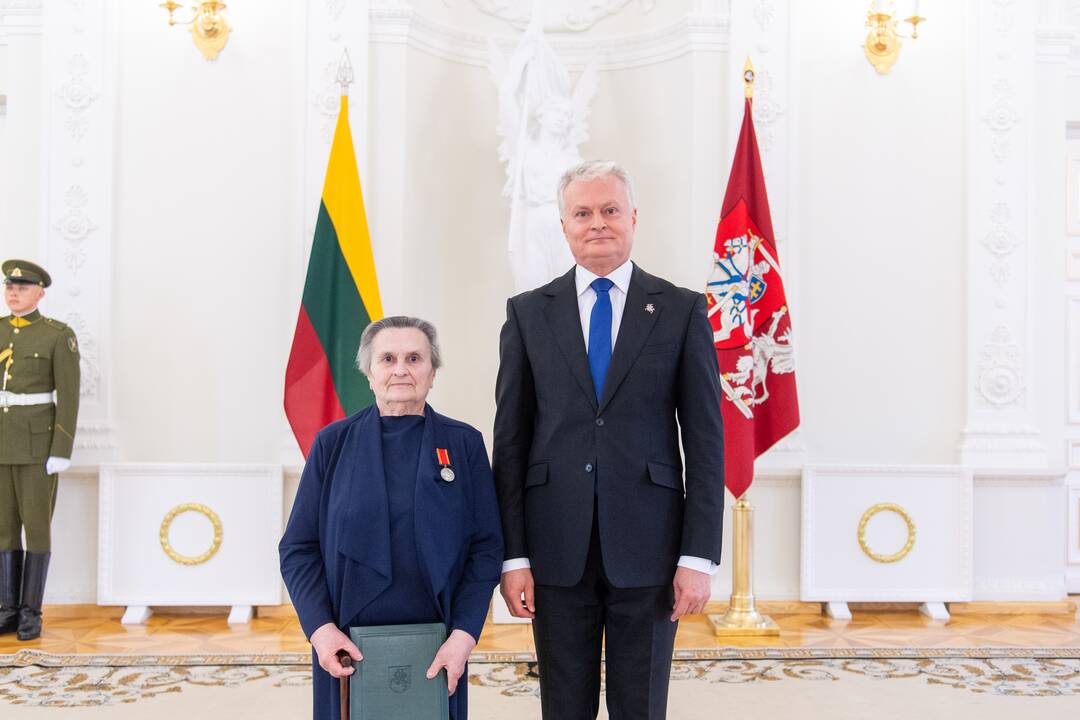Motinos dienos proga Nausėda apdovanojo 52 mamas ir globėjas