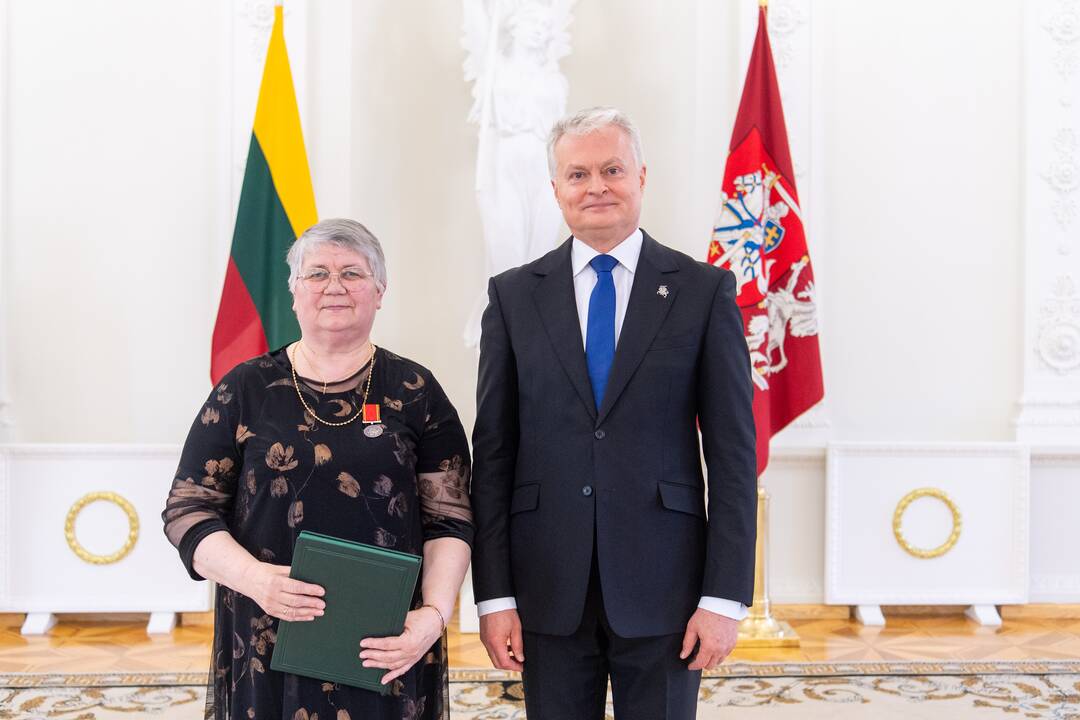 Motinos dienos proga Nausėda apdovanojo 52 mamas ir globėjas