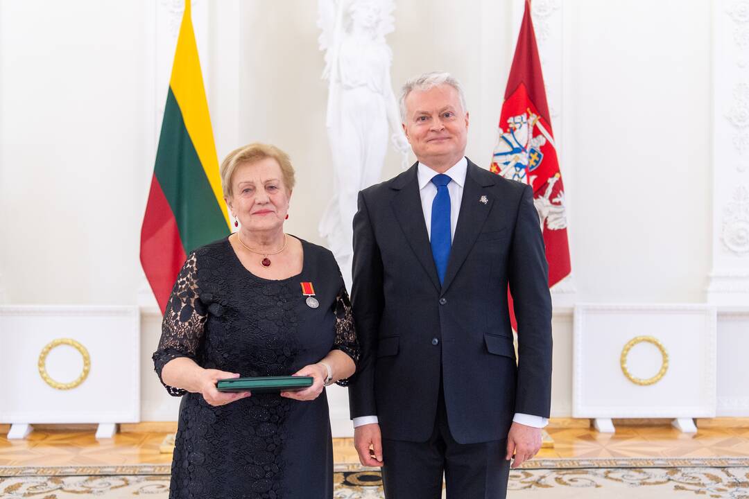 Motinos dienos proga Nausėda apdovanojo 52 mamas ir globėjas
