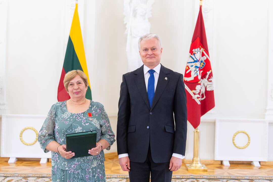 Motinos dienos proga Nausėda apdovanojo 52 mamas ir globėjas