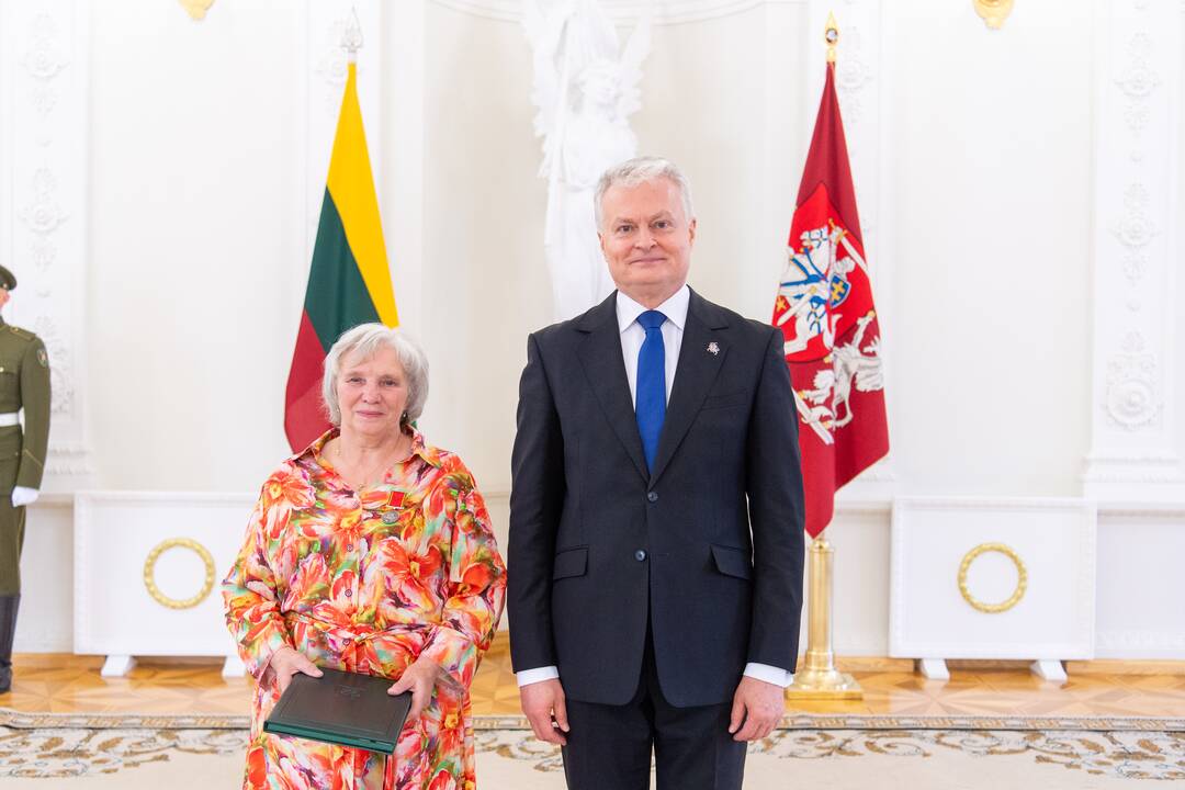 Motinos dienos proga Nausėda apdovanojo 52 mamas ir globėjas