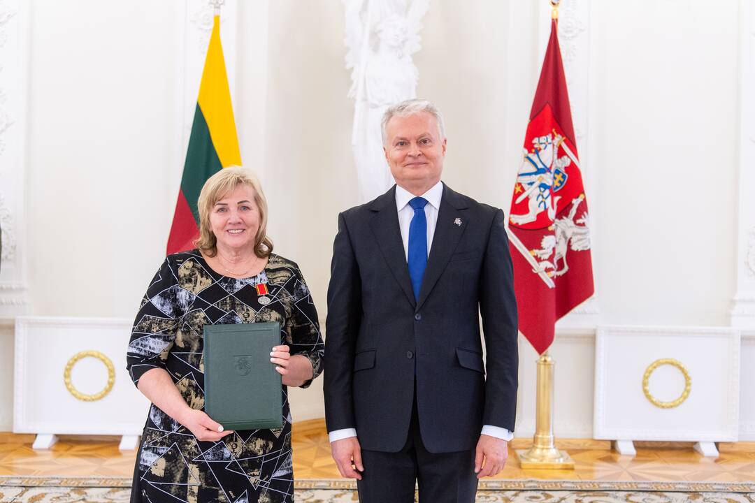 Motinos dienos proga Nausėda apdovanojo 52 mamas ir globėjas