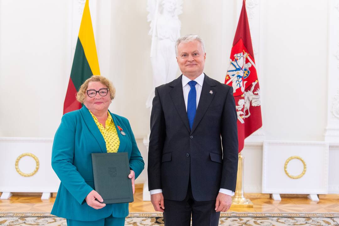 Motinos dienos proga Nausėda apdovanojo 52 mamas ir globėjas