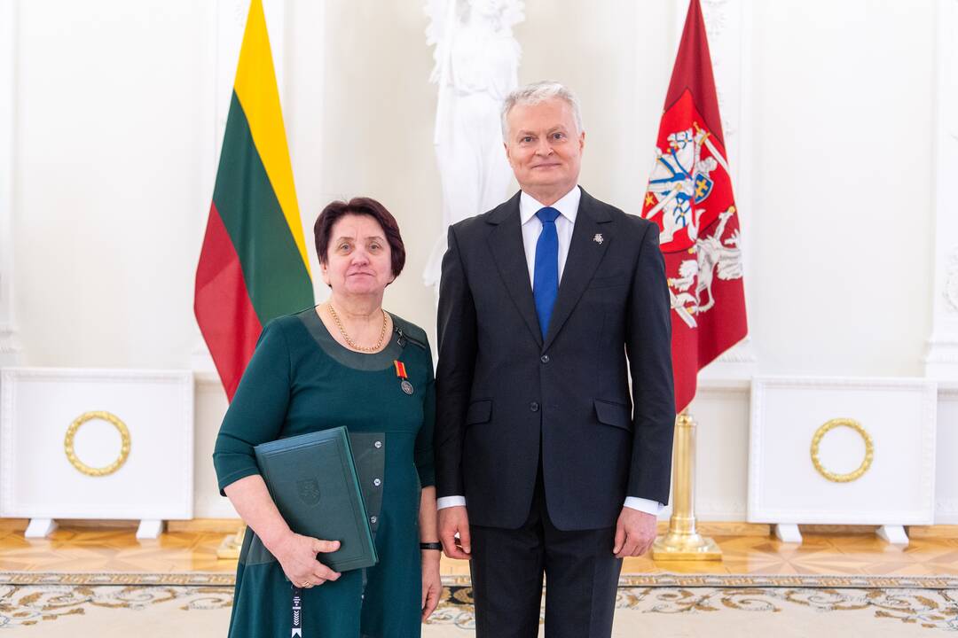 Motinos dienos proga Nausėda apdovanojo 52 mamas ir globėjas