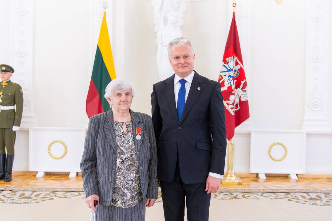 Motinos dienos proga Nausėda apdovanojo 52 mamas ir globėjas