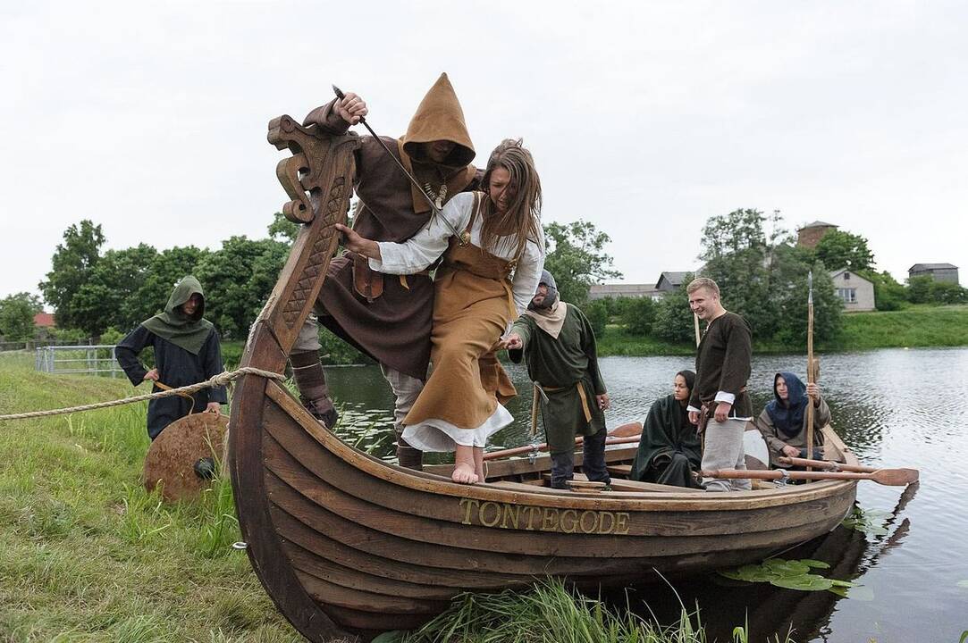 Rekonstrukcija: šiuolaikiniame pasaulyje atkuriamos legendos apie IX a. vikingų laikus.