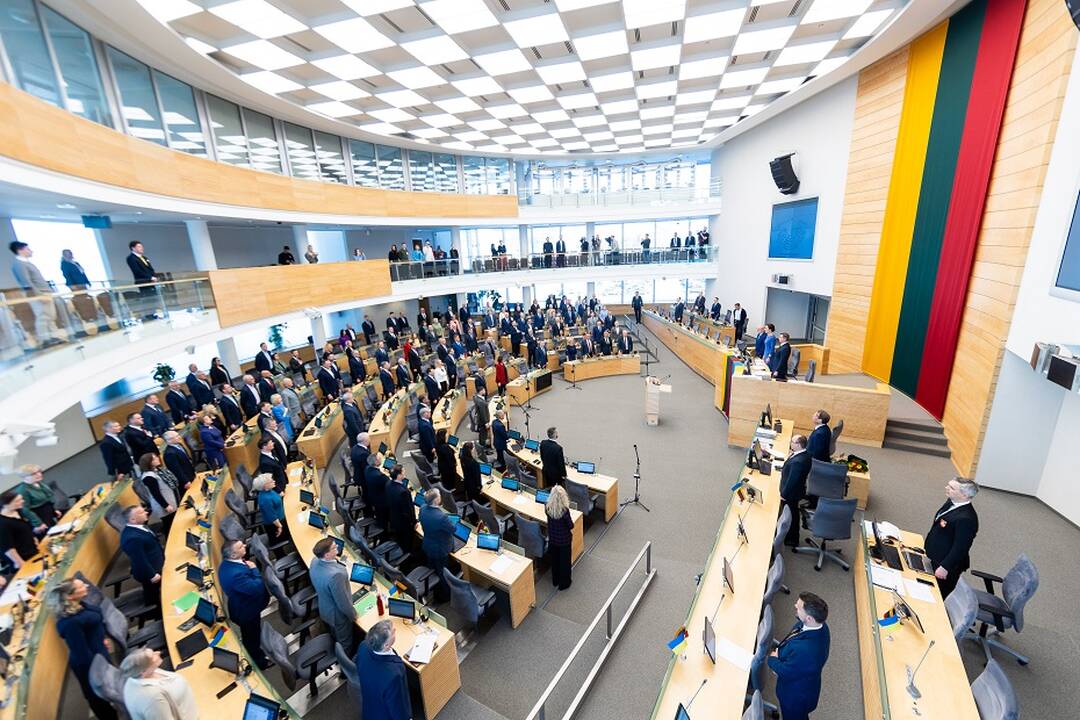 Keisčiausi Seimo narių pirkiniai: įvairios sveikatinimosi programos, žvakės už 7,9 tūkst. eurų