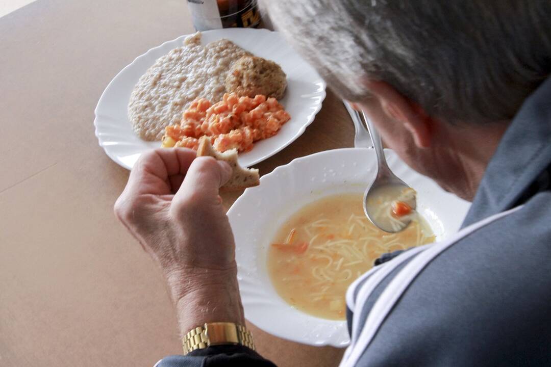 Pernai daugėjo žemiau absoliutaus skurdo ribos gyvenančių žmonių