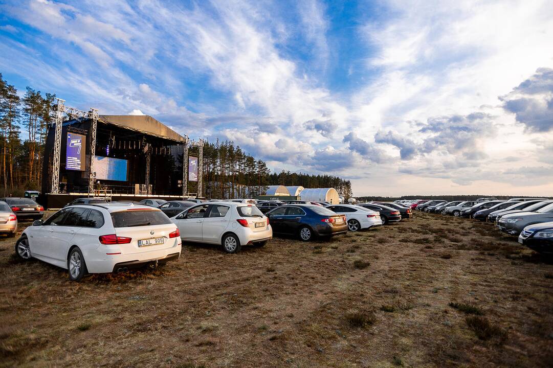 Paluknyje startavo „Drive in Live“ koncertų ciklas