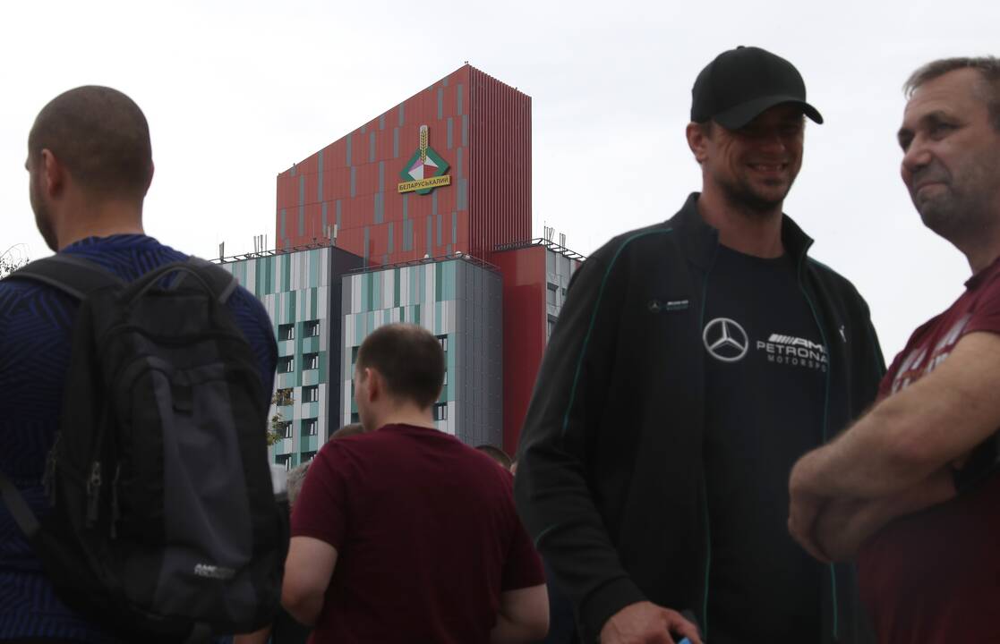 Baltarusijoje vėl suiminėjami protestuotojai