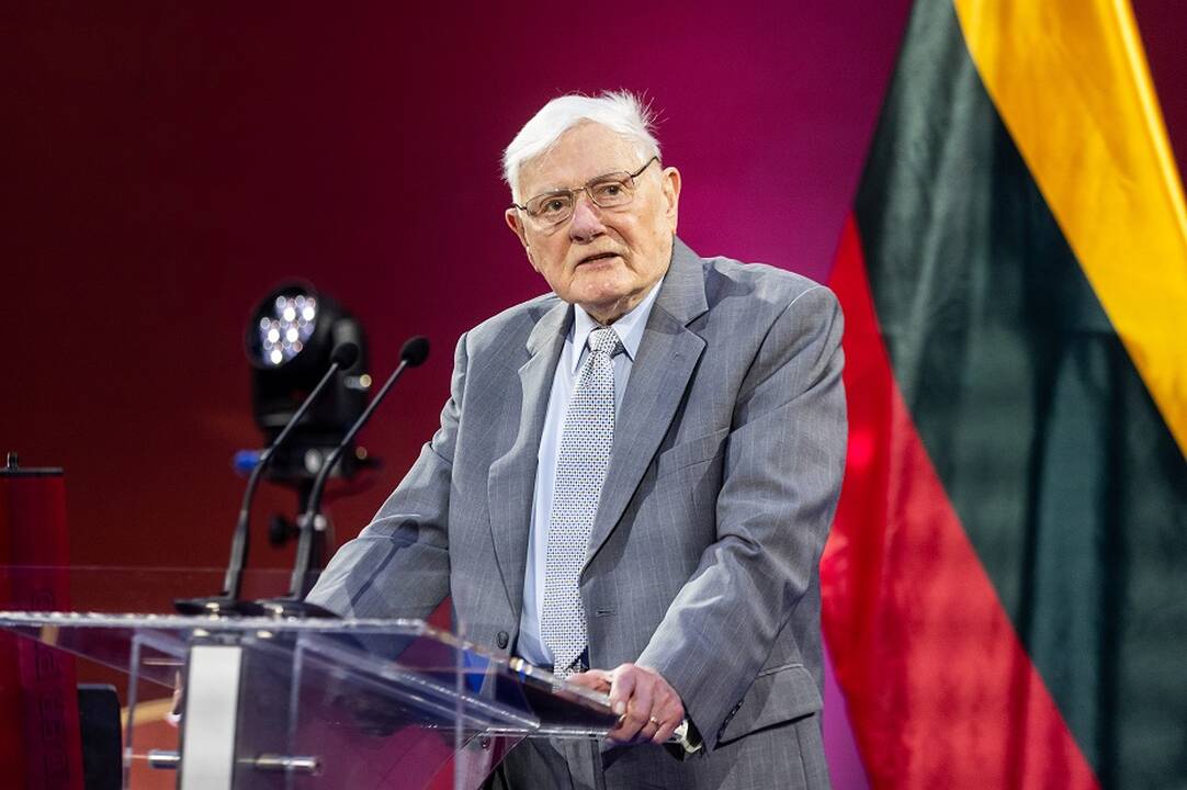 Valdas Adamkus