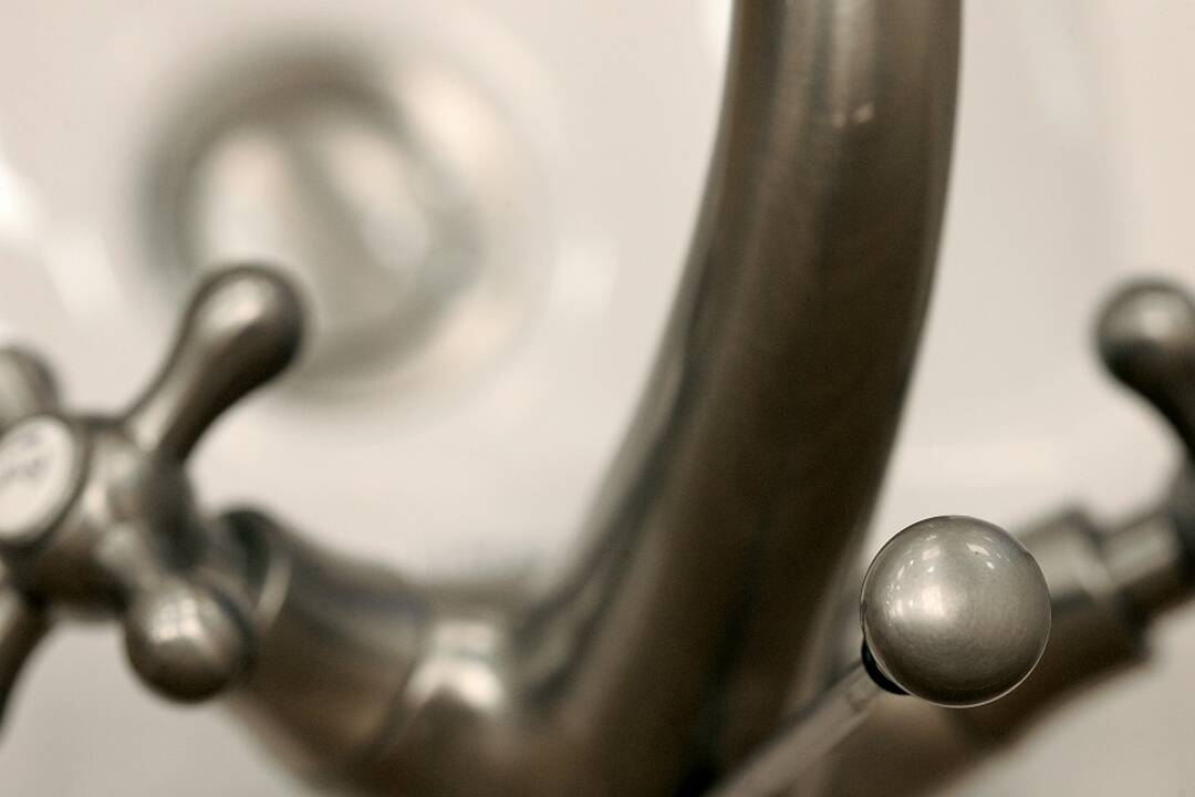 Iš čiaupo bėga žalias vanduo? Paaiškino to priežastis