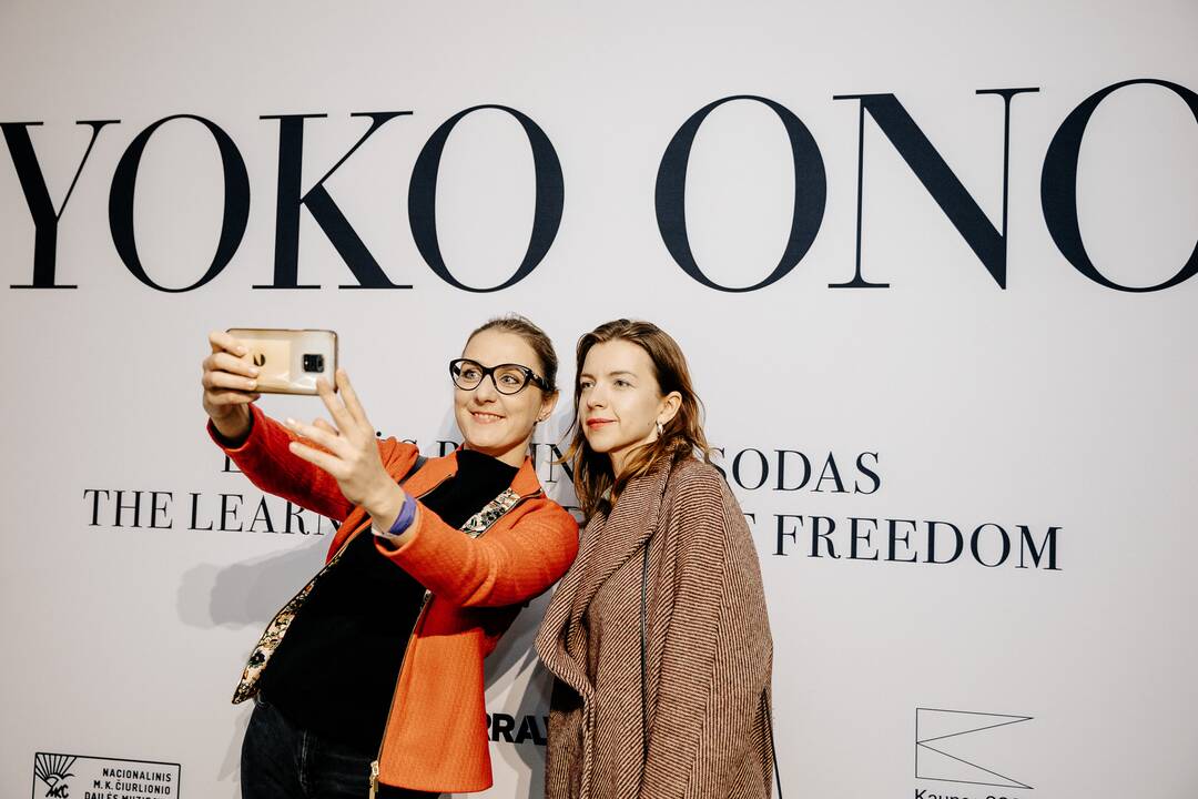 Yoko Ono parodos svečiai