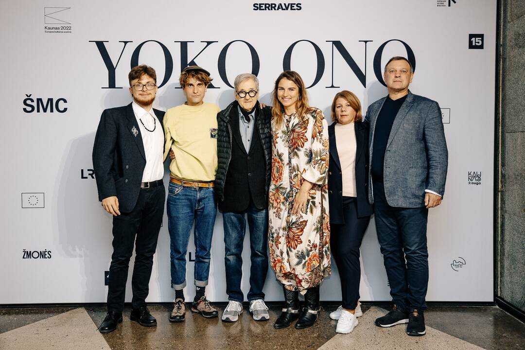 Yoko Ono parodos svečiai