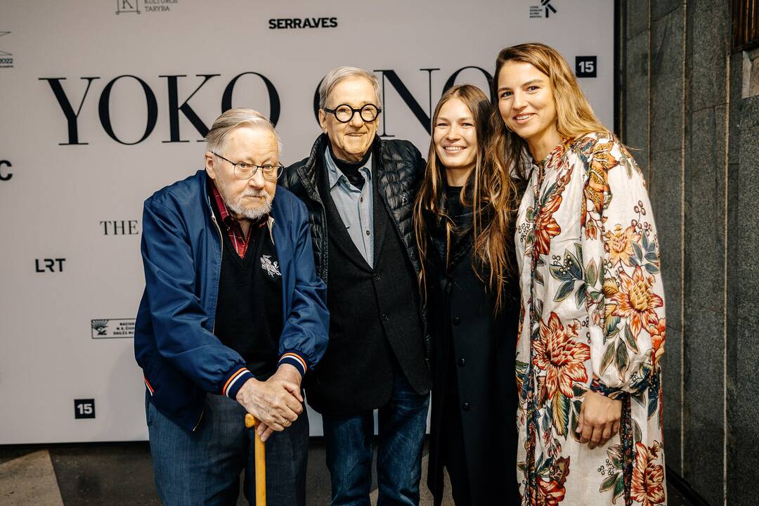 Yoko Ono parodos svečiai
