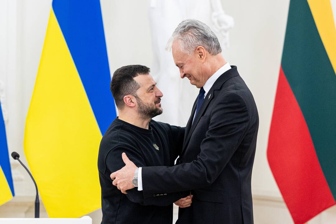 Volodymyras Zelenskis (kairėje) ir Gitanas Nausėda