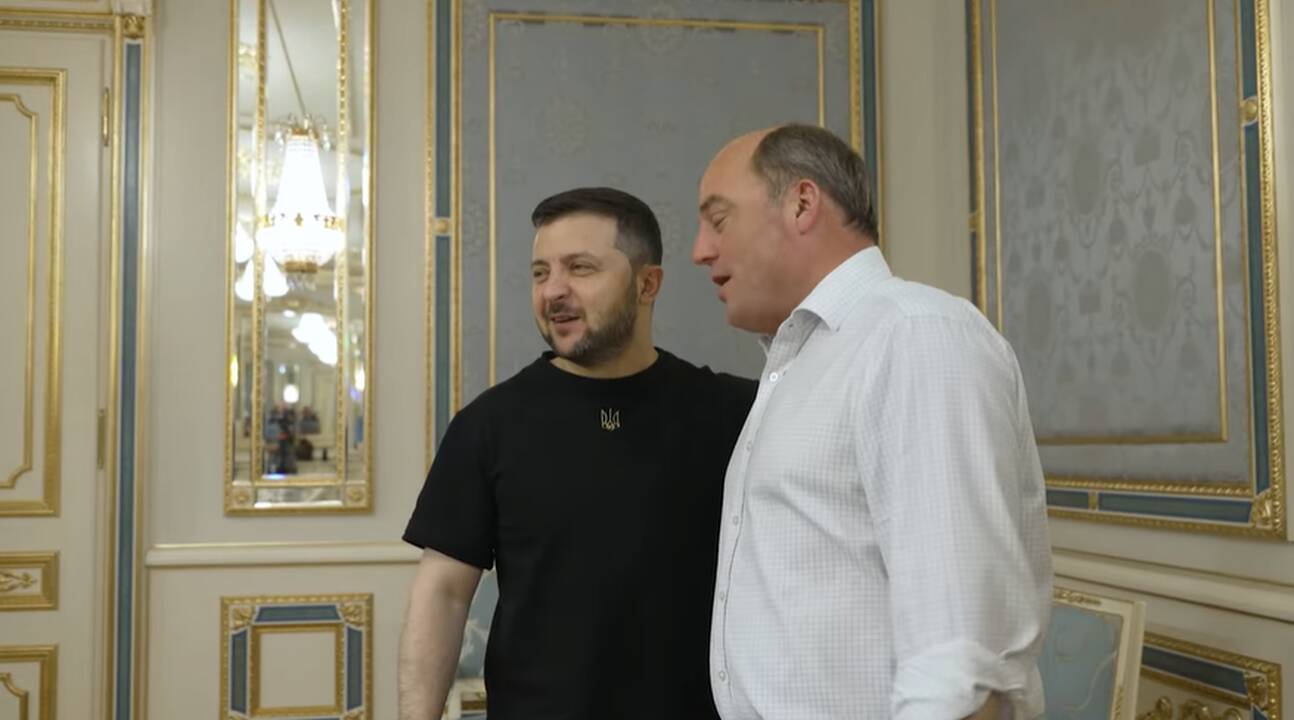 V. Zelenskis giria britų lyderystę ir paramą Ukrainai kovoje su Rusija