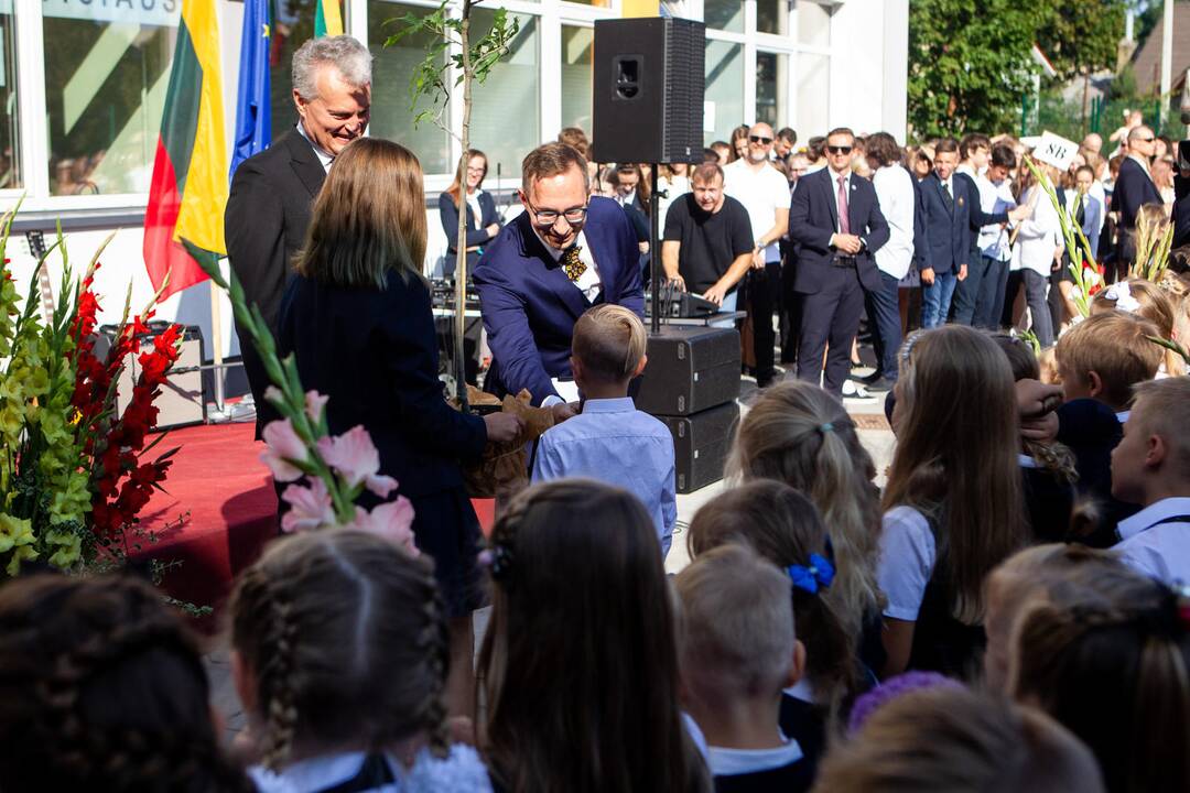 G. Nausėda apsilankė Vilniaus Jono Basanavičiaus progimnazijoje