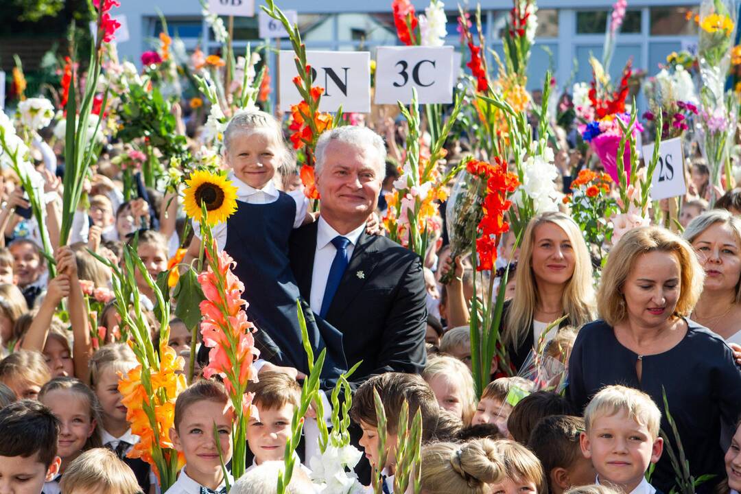 G. Nausėda apsilankė Vilniaus Jono Basanavičiaus progimnazijoje