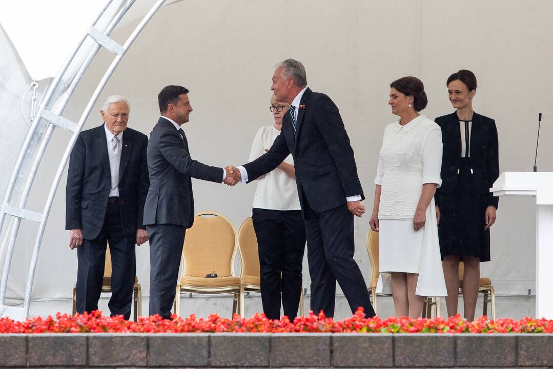 Valstybės vėliavų pakėlimo ceremonija