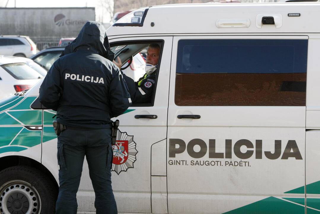 Grįžusius keltu į Klaipėdą pasitiko ginkluota palyda