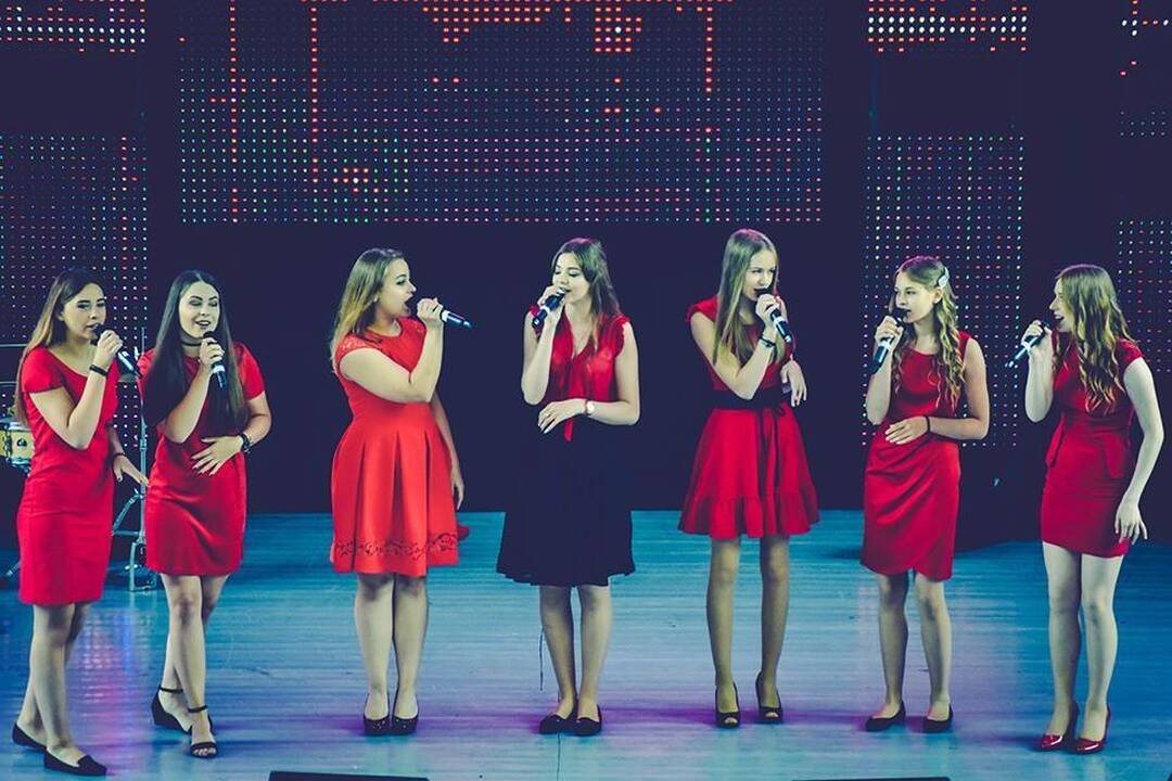 Dalyviai: Mažeikių kultūros centro merginų grupė „Lietutis“ jau yra pelniusi laureatų vardus šalies ir tarptautiniuose festivaliuose bei konkursuose.