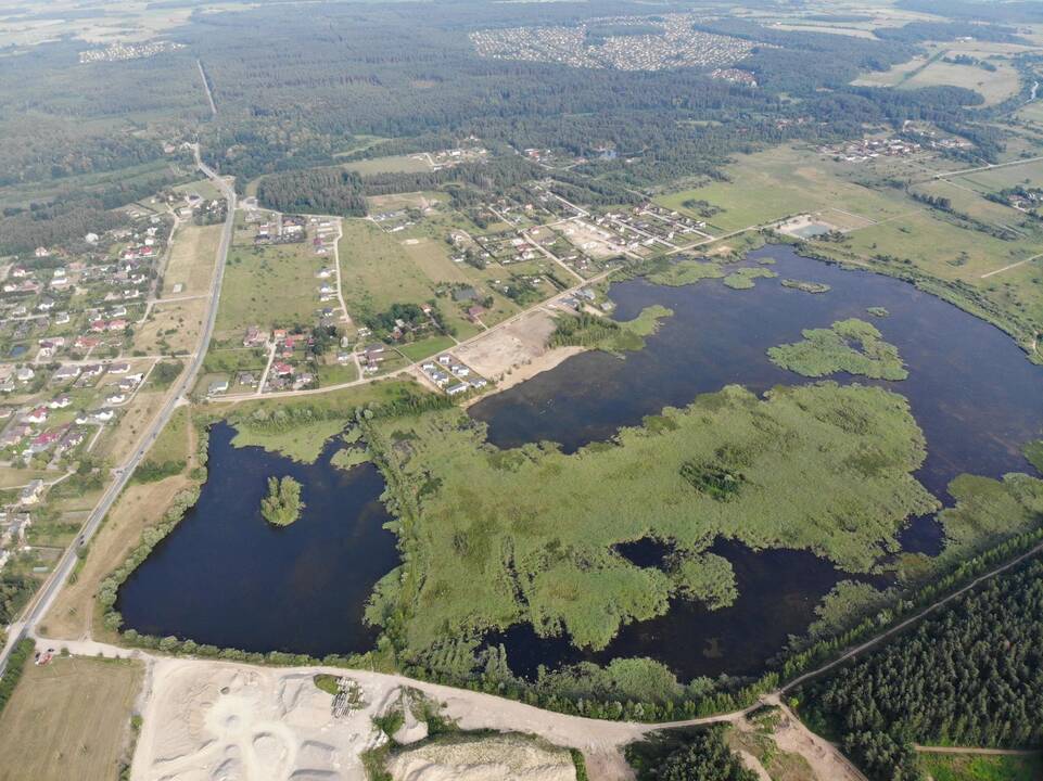 Tarša: aiškėja, kad dėl taršos Ketvergiuose gali būti kalta ne Kalvių karjere veiklą vykdanti bendrovė, o prieš kelis dešimtmečius greta karjero veikęs ir savyje pavojingas atliekas slepiantis sąvartynas.