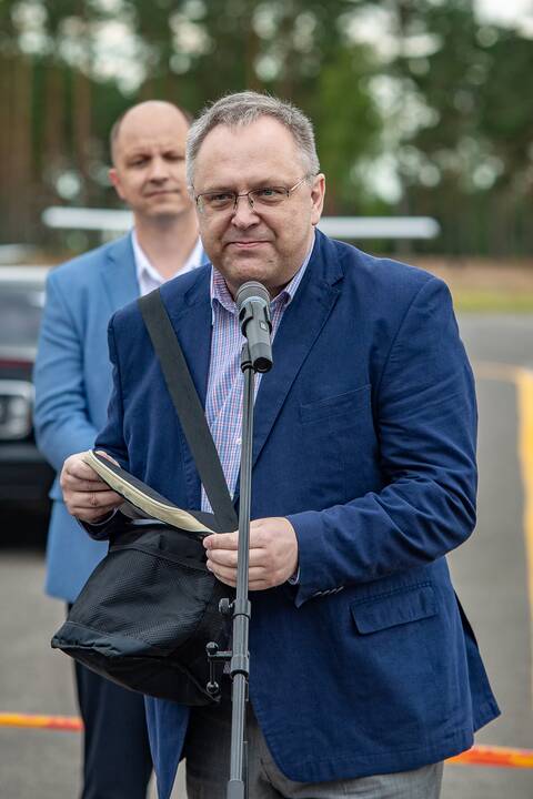 Įvykis: liepos 6-ąją Nidoje oficialiai atnaujintas oro uosto, kurio atidarymą vainikavo aviacijos šventė, darbas.