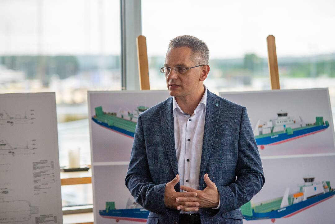 Naujovės: "Smiltynės perkėlos" vadovas M.Čiakas pristatė ateities planus – naują kitąmet atsirasiantį keltą, kuriam suteiktas "Klaipėdos" vardas, ir numatomą statyti naują pastatą.