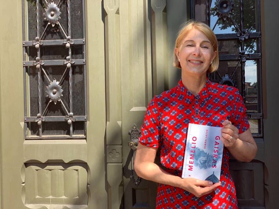 D.Latvė I.Simonaitytės literatūrine premija įvertinta už novelių romaną „Memelio gaisras“.