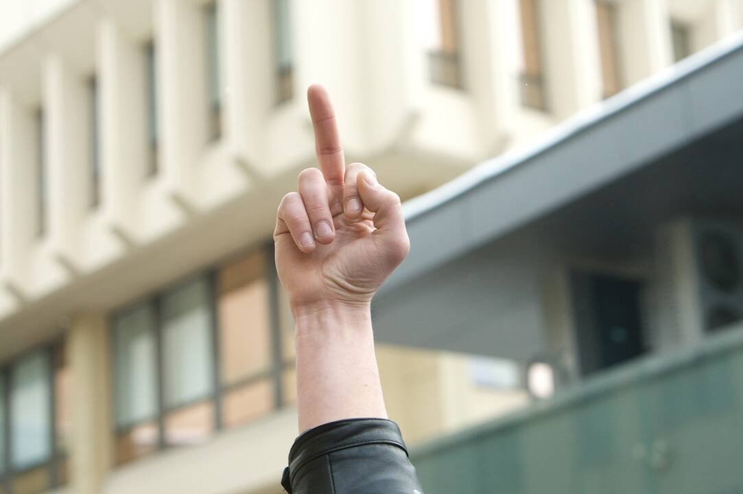 Gestas: vyrai labai jautriai reaguoja pamatę iškeltą vidurinįjį pirštą.