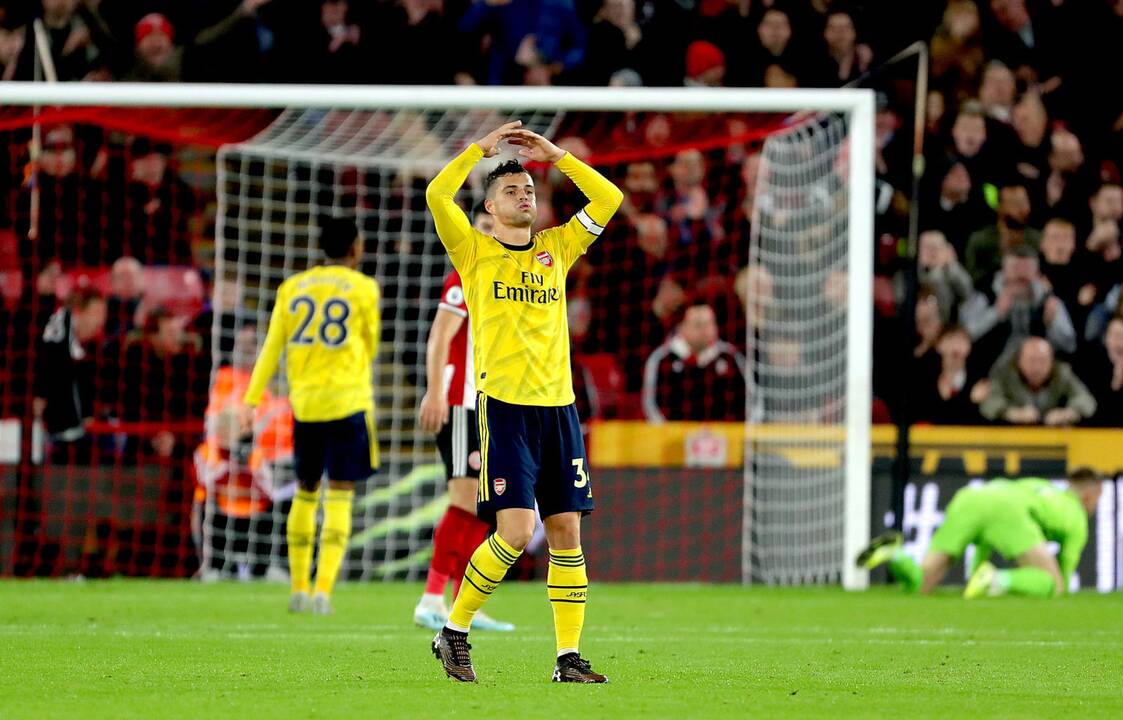 Staigmena Anglijoje: „Arsenal“ krito Šefilde