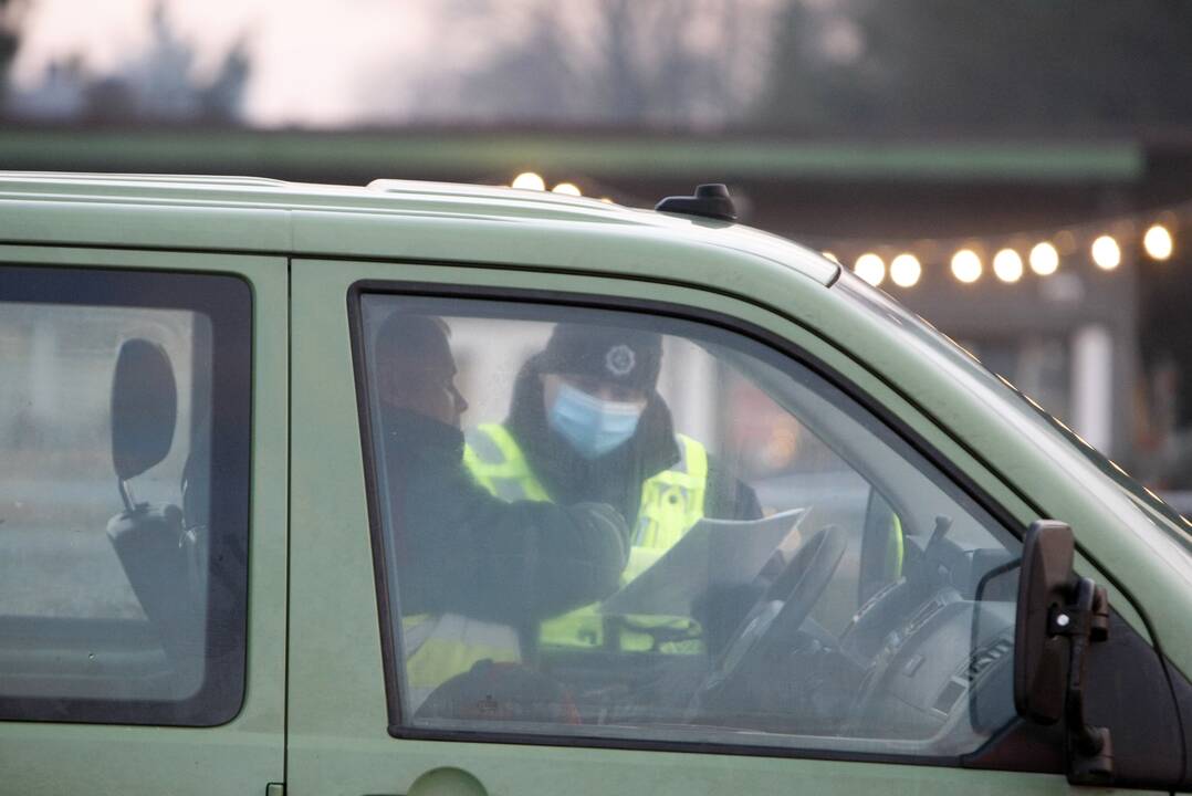 Postai: pastaruoju metu policininkai daug dėmesio skiria įvažiuojantiesiems į savivaldybes tikrinti.